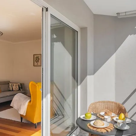 I By An Island * Ribeira Brava