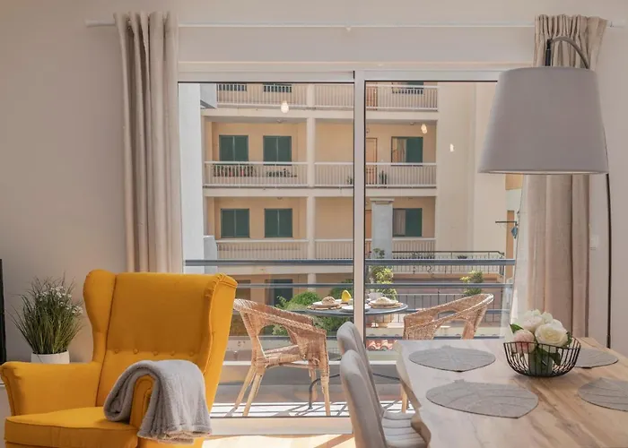 I By An Island דירה