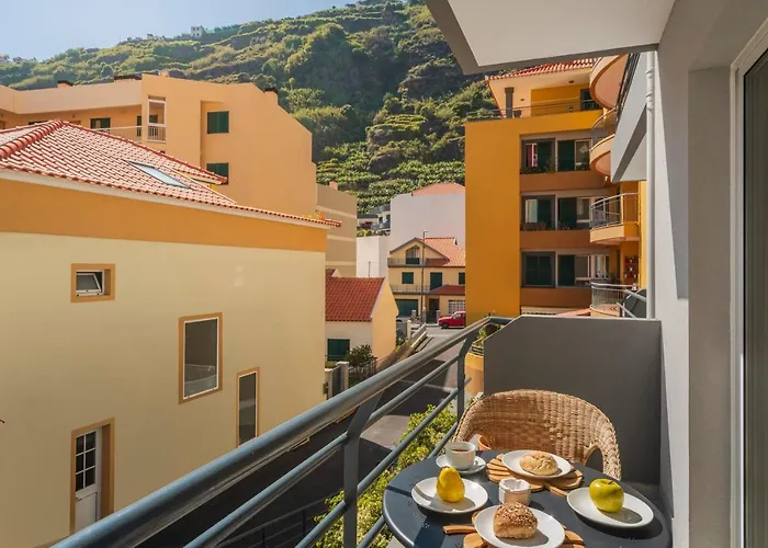 I By An Island דירה