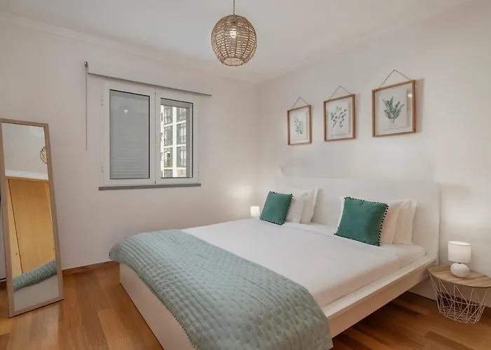 I By An Island ריביירה בראבה